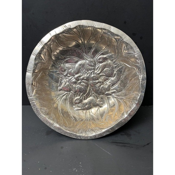 Vintage Cast Aluminum Bowl with Scene of Momma Bunny and Her Babies Playing - Picture 1 of 6